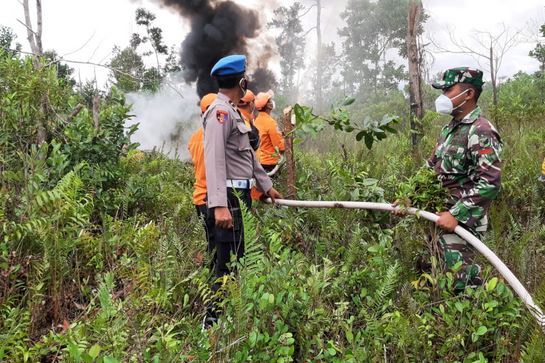 Babinsa Koramil 1011-15/Kahayan Hilir Melaksanakan Giat Simulasi Penanggulangan Karhutla