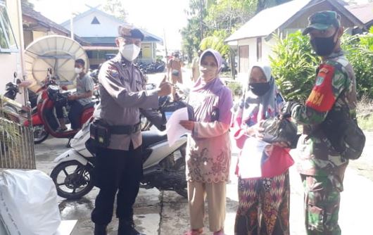 Babinsa Mandomai Monitoring Vaksinasi