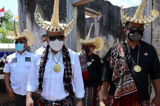 Peletakan Batu Pertama LaNyalla Menandai Dibangunnya Lagi Istana Uma Batu