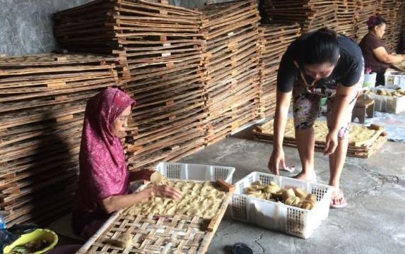 Masa Pandemi Covid-19 Usaha Krupuk Puli Tembus Pasar Luar Jawa