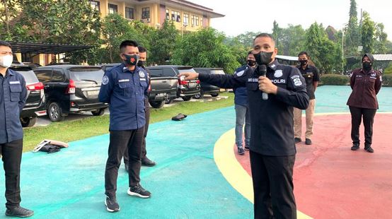 Kabid Humas Polda Banten Latih Teori Framing Kepada Anggota Saat Apel Pagi
