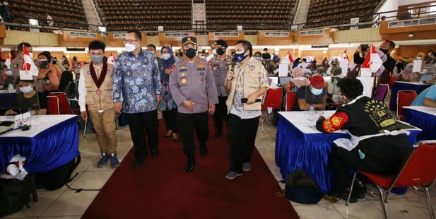 Kapolri,Siap Kerjasama dengan Semua Pihak Percepat Vaksinasi