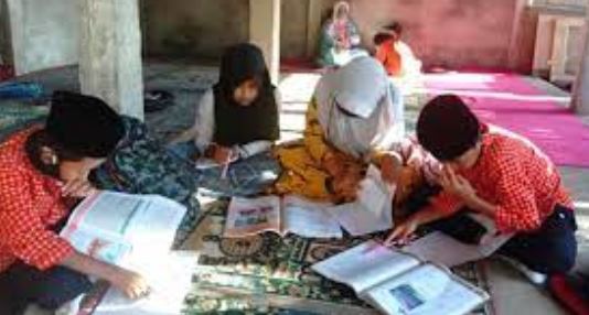 Upaya  Menumbuhkan  Minat Belajar Di Rumah  Masa Pandemi Covid-19