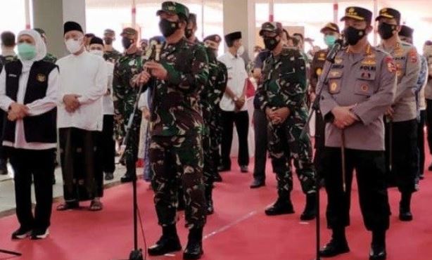 Kapolri Bersama Panglima TNI, Tinjau Vaksinasi di 41 Ponpes se-Jawa Timur