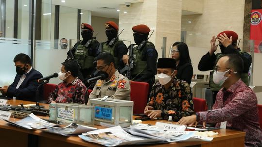 Tangkap 53 Terduga Teroris di 11 Provinsi, Polri Paparkan Sumber Pendanaan Kelompok JI