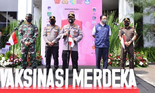 Kapolri Siapkan Strategi Capai Vaksinasi 70% di Hari Kemerdekaan RI