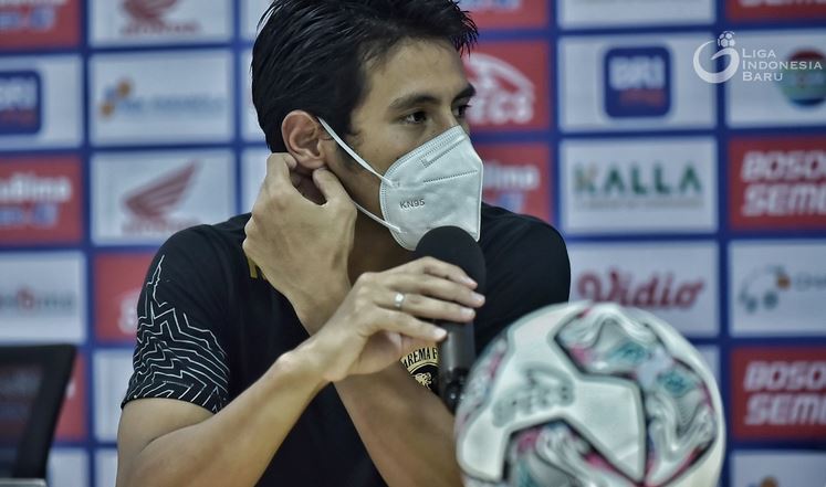 Bermain 10 Pemain Sejak Menit ke-4,  Arema Malang Berhasil Tahan Imbang PSM Makasar