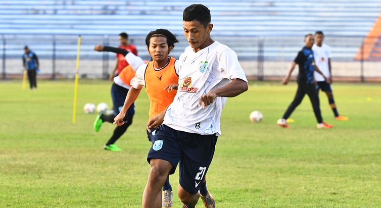 Pelatih Persela Lamongan  Iwan Setiawan Siapkan Strategi Jelang Lawan PSIS Besuk