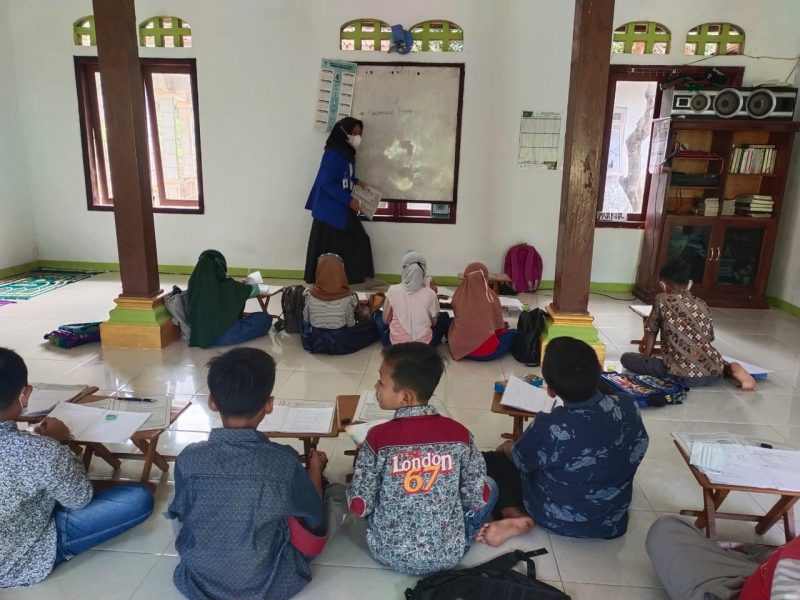 PTM Minggu Kedua PPL STKIP PGRI Pacitan di SDN Candi 2