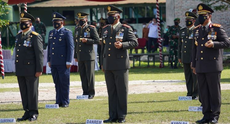 HUT TNI ke-76 Simak Arahan Dari Danrem 102/Pjg
