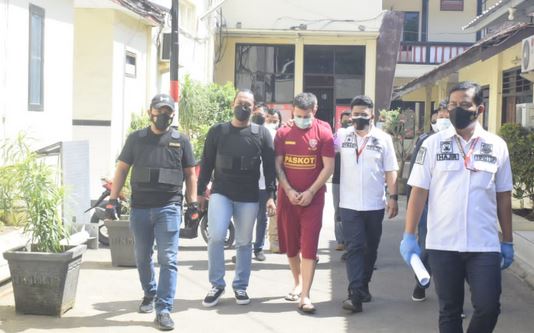 Dua WNA  Tersangka Kasus Skimming Diringkus Anggota Polres Pasuruan Kota