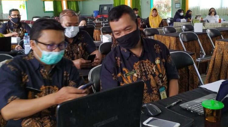 Pelatihan Pembuatan Media Pembelajaran Berbasis Android  di SMPN 3 Karanganyar