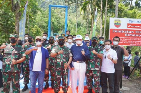 Pangdam I/BB Resmikan Jembatan Gantung di Wilayah Korem 023/KS