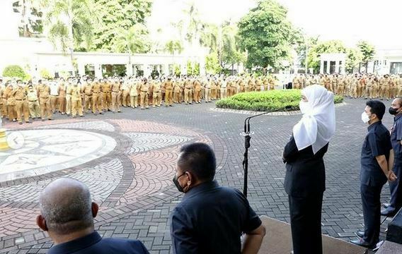 Apel Akhir Tahun di Halaman Pemprov Jatim