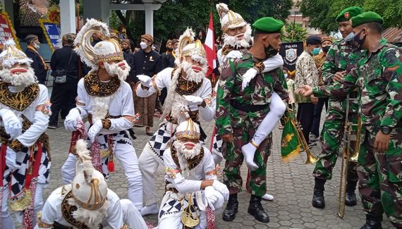 Kethek Ogleng Pacitan Meski Gagal Pentas di Panggung Utama Keraton Surakarta, Kami Merasa Puas