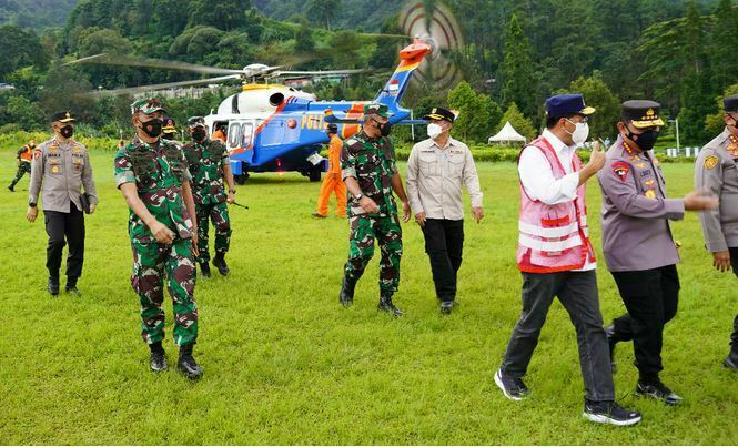 Danrem 061/Sk Dampingi Pangdam III/Slw Terima Kunjungan Kapolri Tinjau Vaksin Presisi di Bogor