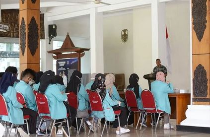 Bandar dan Nawangan  Lokasi KKN UNS, Membantu Kembangkan Usaha Peternakan Sapi Perah