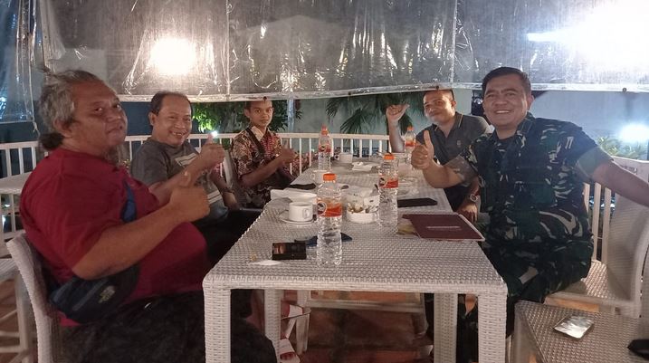 Dandim Bojonegroro Letkol Arm. Arif Yudho Purwanto,  Belajar  Pakai Penerangan  Lampu Teplok