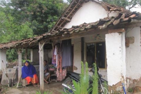 Guru Playgroup di Ponorogo, Terpaksa Harus Tinggal di Rumah Reyot