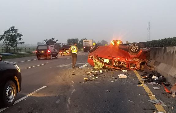 Karena Mengantuk, Tiga Kendaraan Terlibat Laka di Tol Tangerang-Merak