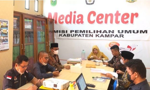KPU  Kampar Menetapkan Edi Efrison  Pengganti Antar Waktu terhadap Zalka Putra