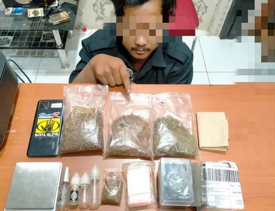Polresta Serkot Polda Banten Tangkap Pengedar Tembakau Gorila dan Obat Keras