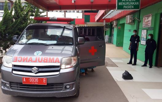 Personel Sat PJR Ditlantas Polda Banten Kawal Ambulan, Selamatkan Ibu Melahirkan