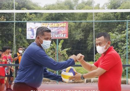 Kang  Sugiri Membuka Turnamen Bola Voli Piala Bupati Ponorogo Tingkat Pelajar SMP dan SMA Se-Ponorogo