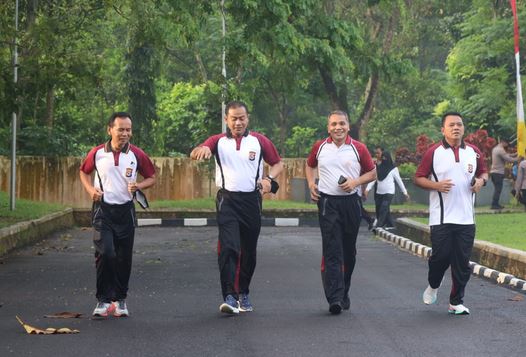 Jaga Tubuh Tetap Prima, Wakapolda Banten Olahraga Pagi Bersama Personel