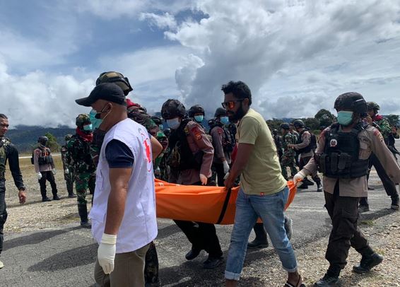 Ops Damai Cartenz Berhasil Evakuasi 8 Korban Penembakan KKB