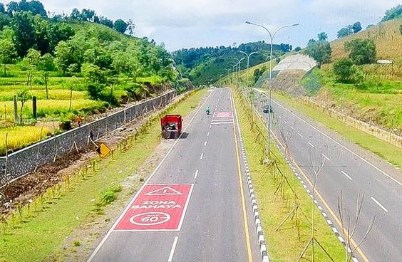 Rambu Lalu Lintas Sudah Terpasang di Jalan Bypass BIL-Mandalika ...