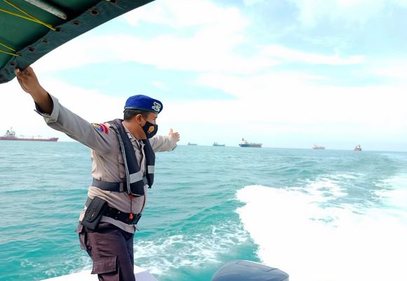 Cegah Gangguan Kamtibmas, Ditpolairud Polda Banten Lakukan Patroli Dialogis di Perairan Tanjung Sekong Hingga Merak