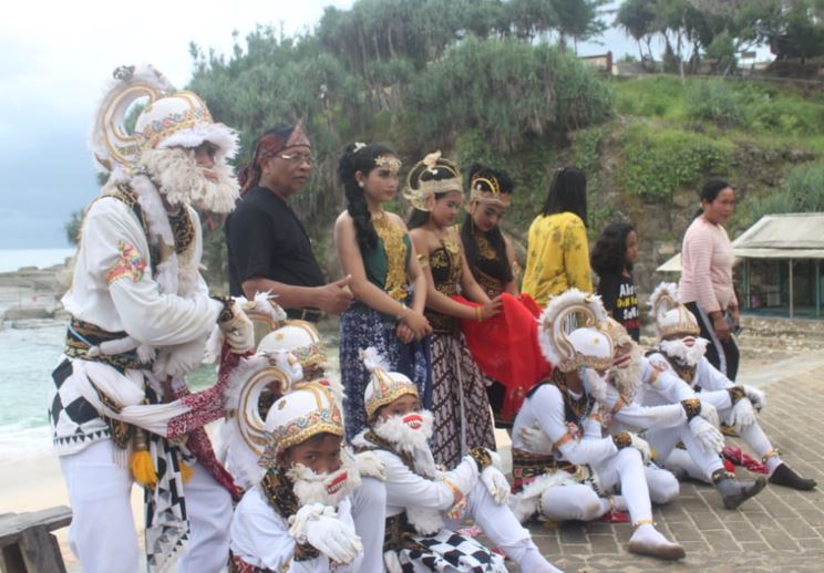 Kethek Ogleng Sebagai Seni Masyarakat Pacitan