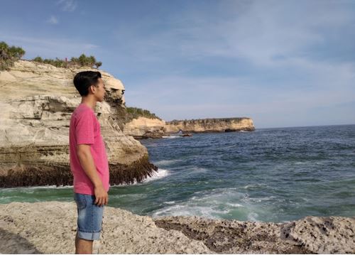 Pesona Pantai Piser Pacitan, Jawa Timur
