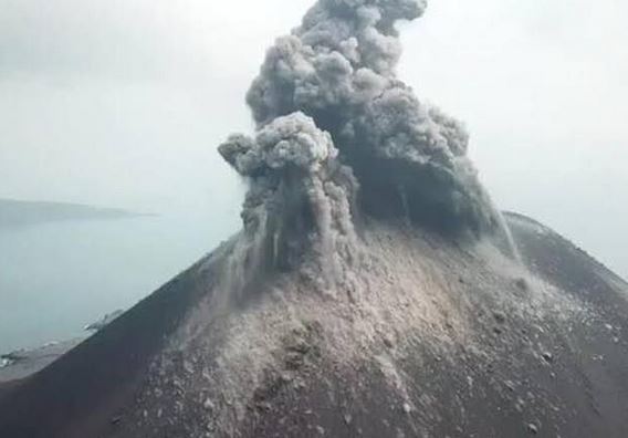 Status Anak Gunung Krakatau Siaga, Kabidhumas Polda Banten Himbau Masyarakat Waspada Bencana