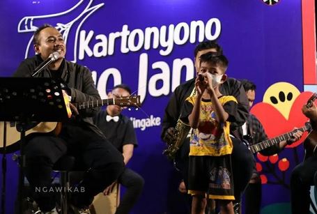 Bupati Ngawi “Ony Anwar Harsono” Menyapa Warga dalam Acara “Kartonyono Njogo Janji”