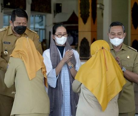 Hari Masuk Pertama Setelah Liburan Lebaran, Indrata Nur Bayuaji Bersama Gagarin Laksanakan Halal Bihalal dengan ASN Lingkup Pemkab Pacitan