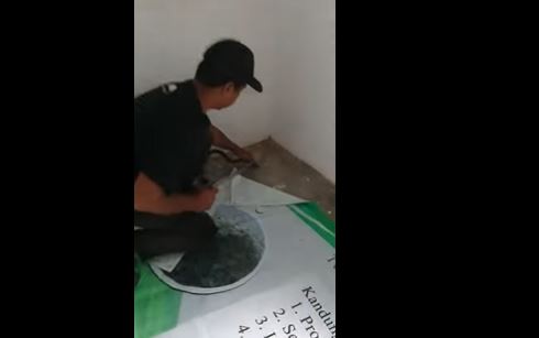 “Animal Rescue Pacitan” Berhasil Tangkap Ular Priting di Gudang, Nanggungan Pacitan