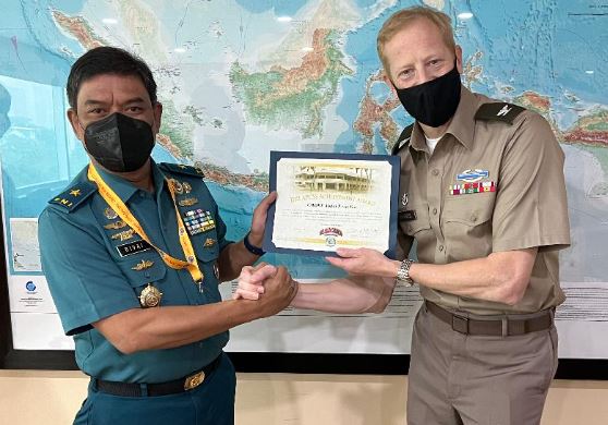 Laksma Brorivai Terima Pengharagaan Prestasi Keamanan Indo-Pasifik