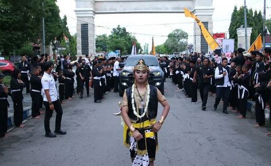 Bupati Ngawi Ony Anwar Harsono,  Apresiasi Kirab Budaya Nusantara Peringatan 1 Abad PSHT