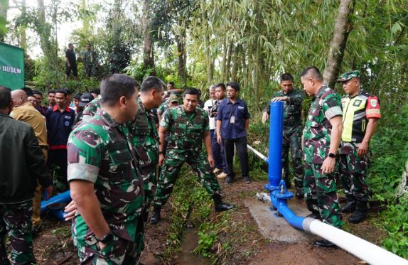 Pangdam III/Slw Tinjau Aplikasi Penggunaan Pompa Hidram di Garut