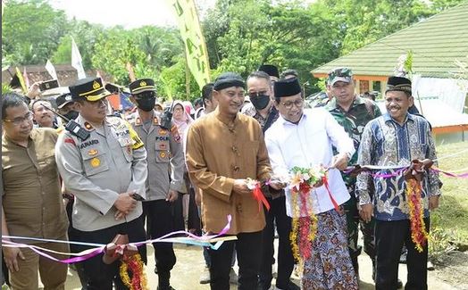 Mendes PDTT  Abdul Halim Iskandar Resmikan Obyek Wisata Watulakar Sumberharjo, Pacitan