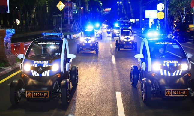 Sinergi Polwan dan Kowad,   Patroli Amankan KTT G20 Gunakan Kendaraan Listrik