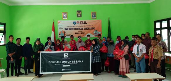 Pupuk Rasa Peduli, Komunitas BERKAS Pacitan Adakan Kegiatan “Berbagi  Sesama”