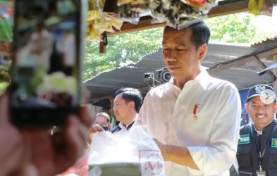 Jokowi Kunjungan Kerja ke Ngawi, Cek Harga Bahan Pokok dan Revitalisasi Pasar Beran