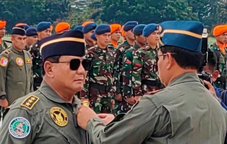 Cita-cita  Prabowo Subianto Tercapai, Mendapat Brevet Serta  Lencana dari TNI AU