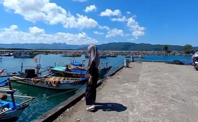 [VIDEO]  Mari  Jaga Kebersihan Lingkungan Agar Pantai Tamperan Pacitan Tetap Asri dan Indah