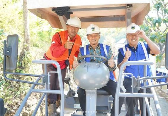 Pembangunan Jalan Ruas Cemeng-Widoro: Komitmen Pemerintah Pacitan dalam Pemerataan Pembangunan