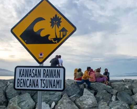 Berikut Sumber Pembangkit Terjadinya Tsunami, Berdasarkan Catatan  Sejarah Kejadian di Indonesia