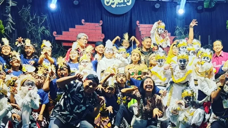 Bupati Pacitan Hadiri Festival Kethek Ogleng Pacitan Tingkat  SD/MI se-Kabupaten Pacitan